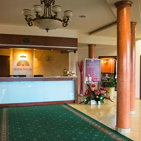 Novum & 3*