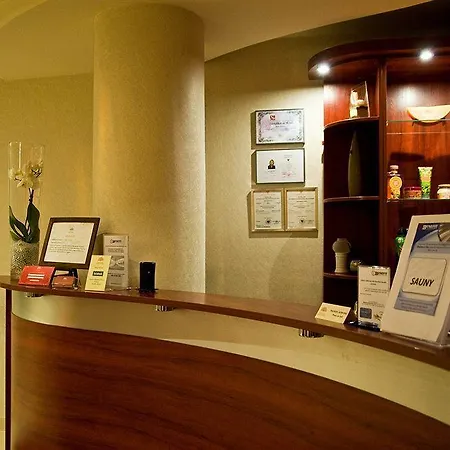 فندق Novum & 3*