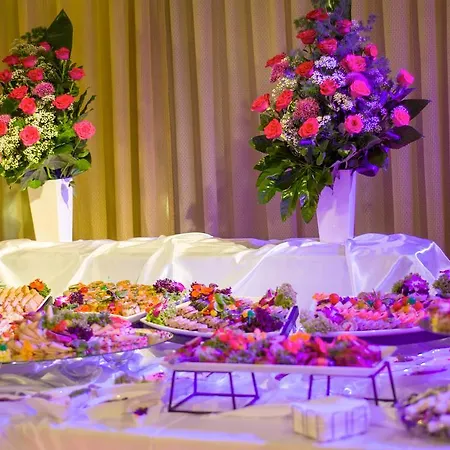호텔 Novum & 니푸미체