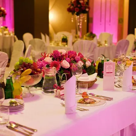 Novum & 3* Niepołomice